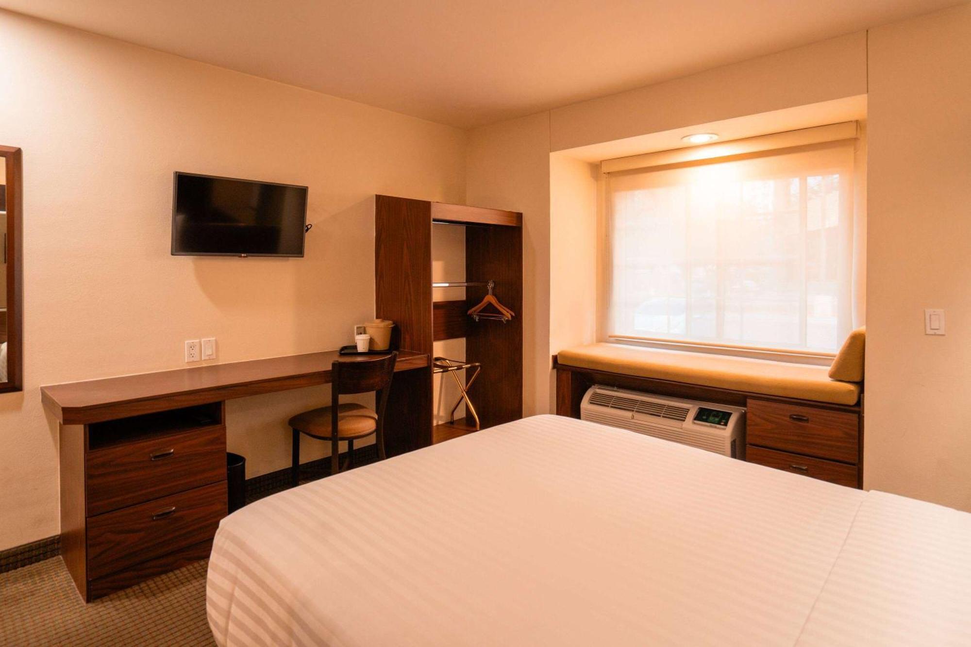 Microtel Inn And Suites By Wyndham Ciudad Juarez, Us Consulate Esterno foto