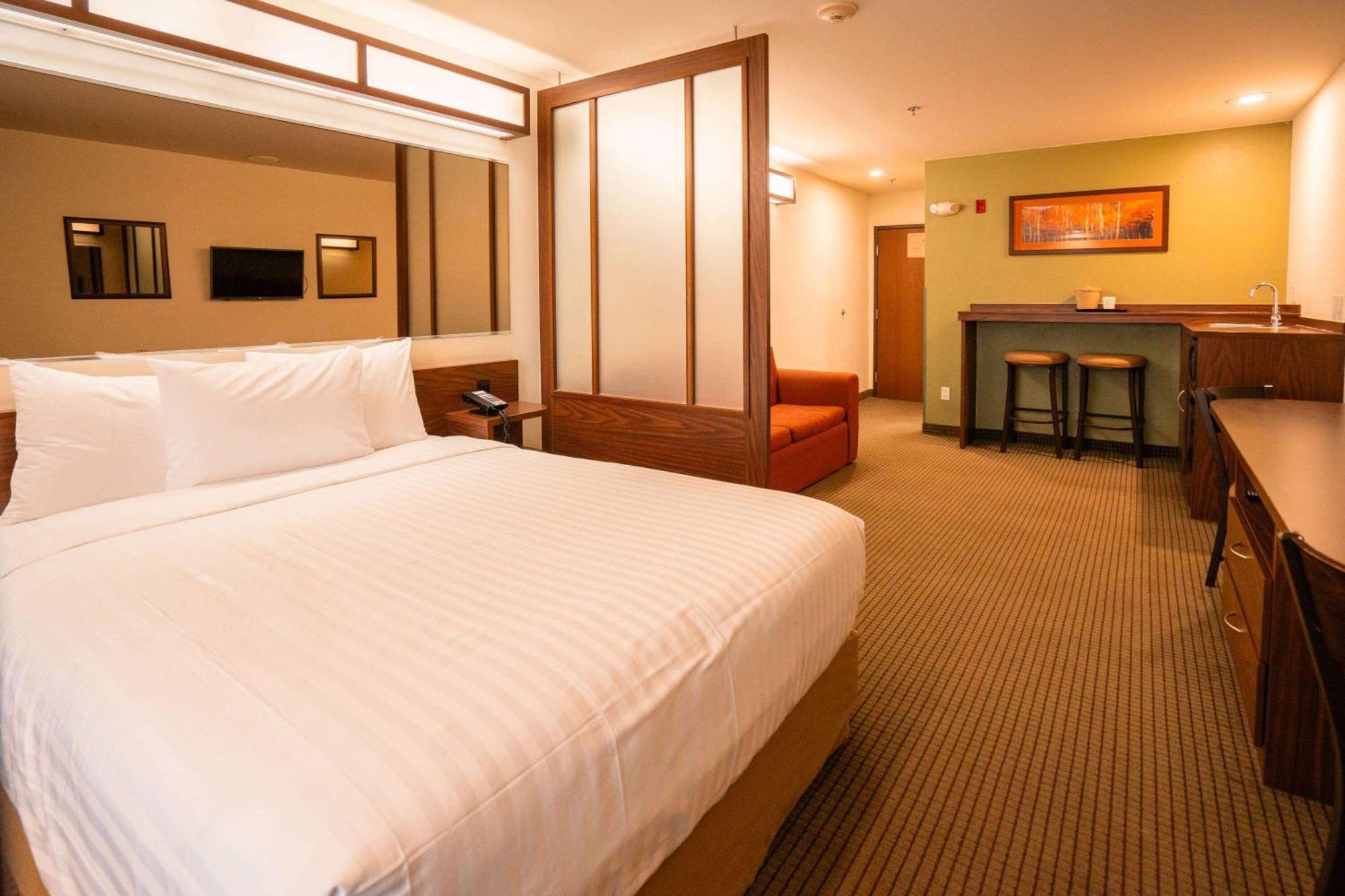 Microtel Inn And Suites By Wyndham Ciudad Juarez, Us Consulate Esterno foto