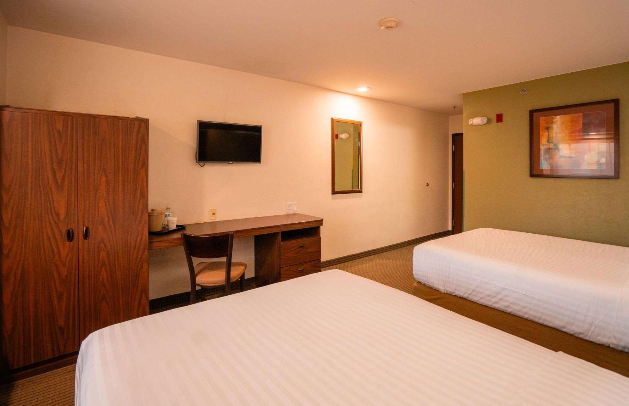 Microtel Inn And Suites By Wyndham Ciudad Juarez, Us Consulate Esterno foto